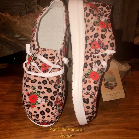 NWT! “LAST PAIR” Boho/Western Running Wild Fashion Sneakers! - Picture 11 of 13